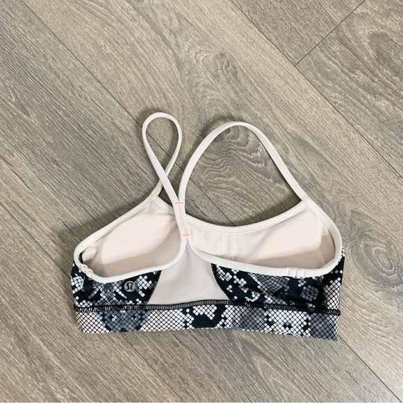 Lululemon Flow Y Bra IV  Ziggy Snake Butter Pink Black Butter Pink Size 4 - Picture 5 of 8